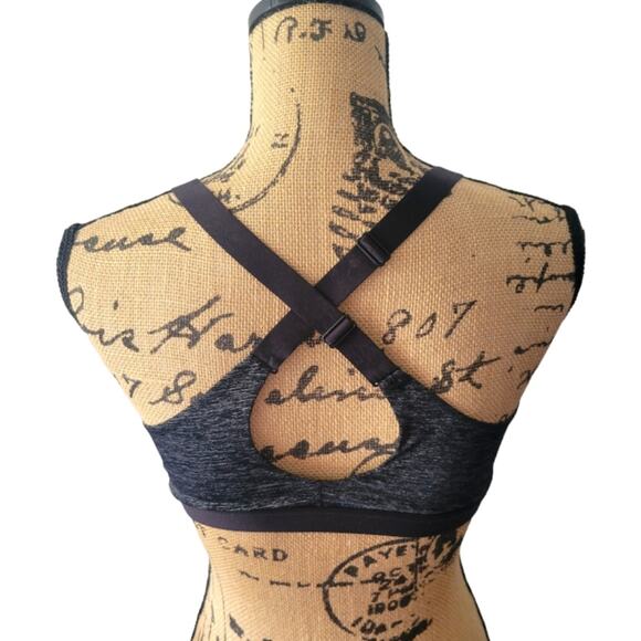 XL Victoria's Secret sports bra, heathered gray, crisscross back, padded - Picture 2 of 4